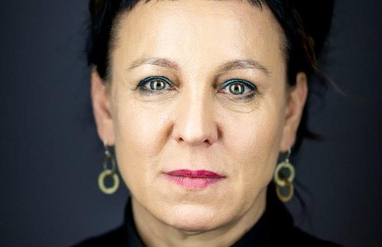 Olga Tokarczuk – metryka [wiek, wzrost, mąż i dzieci, pochodzenie, rodzina, życiorys]